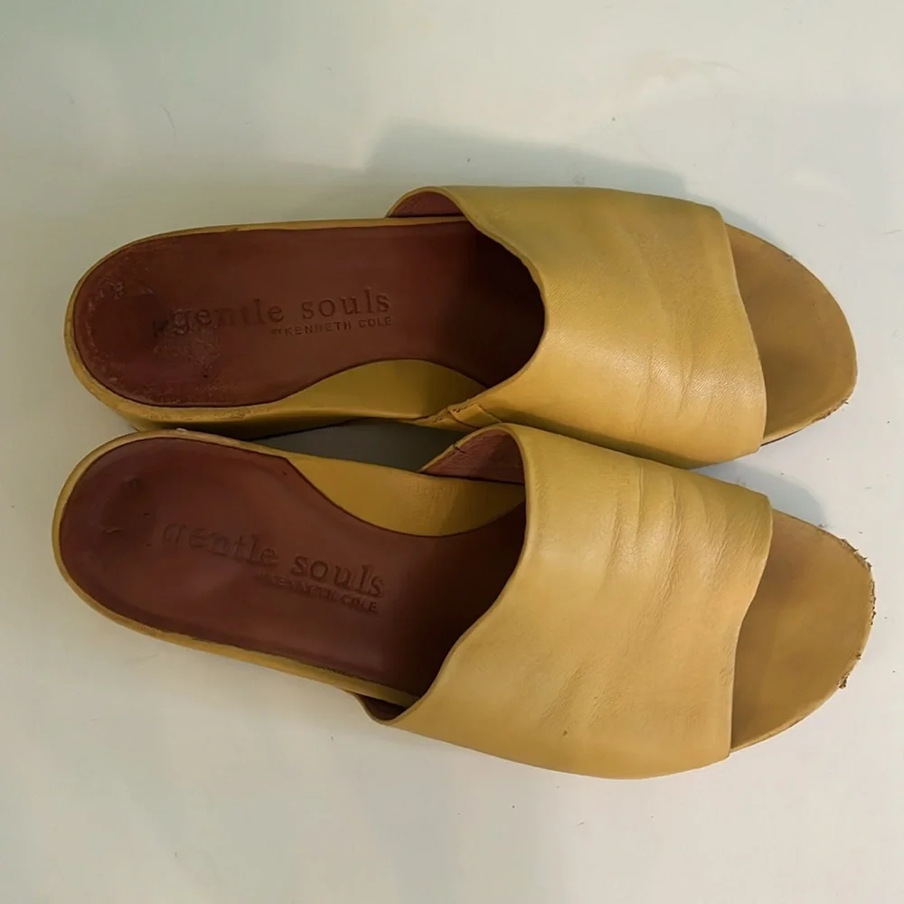 Gentle Souls by Kenneth Cole Gisele Eva Wedge Sandal